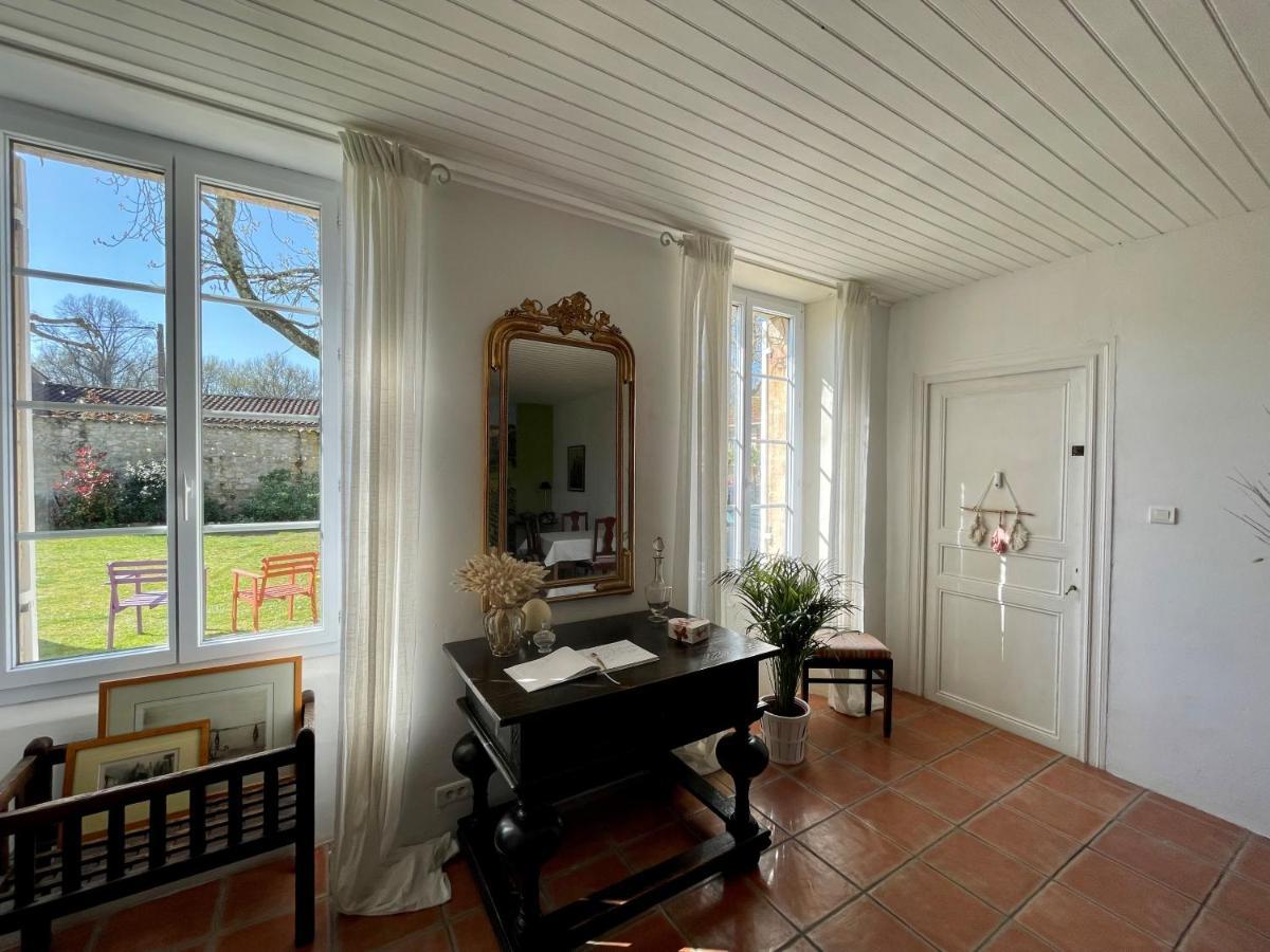 Bed and Breakfast La Vigne D'Or Teuillac Екстер'єр фото