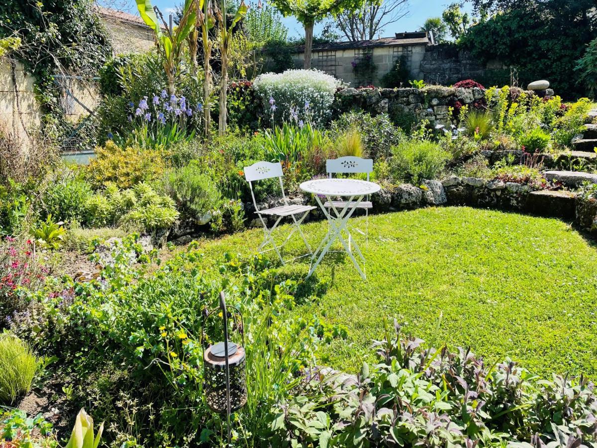 Bed and Breakfast La Vigne D'Or Teuillac Екстер'єр фото
