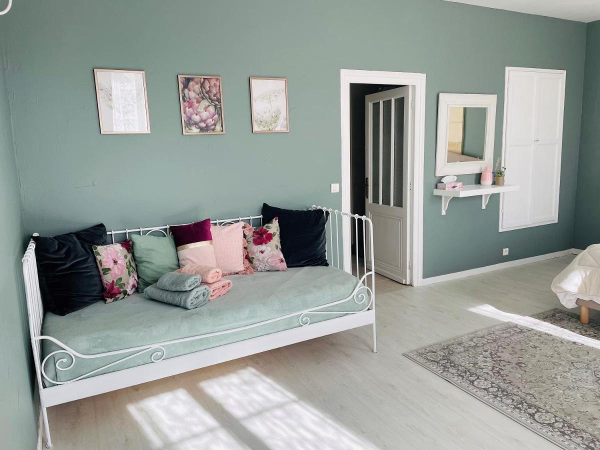 Bed and Breakfast La Vigne D'Or Teuillac Екстер'єр фото