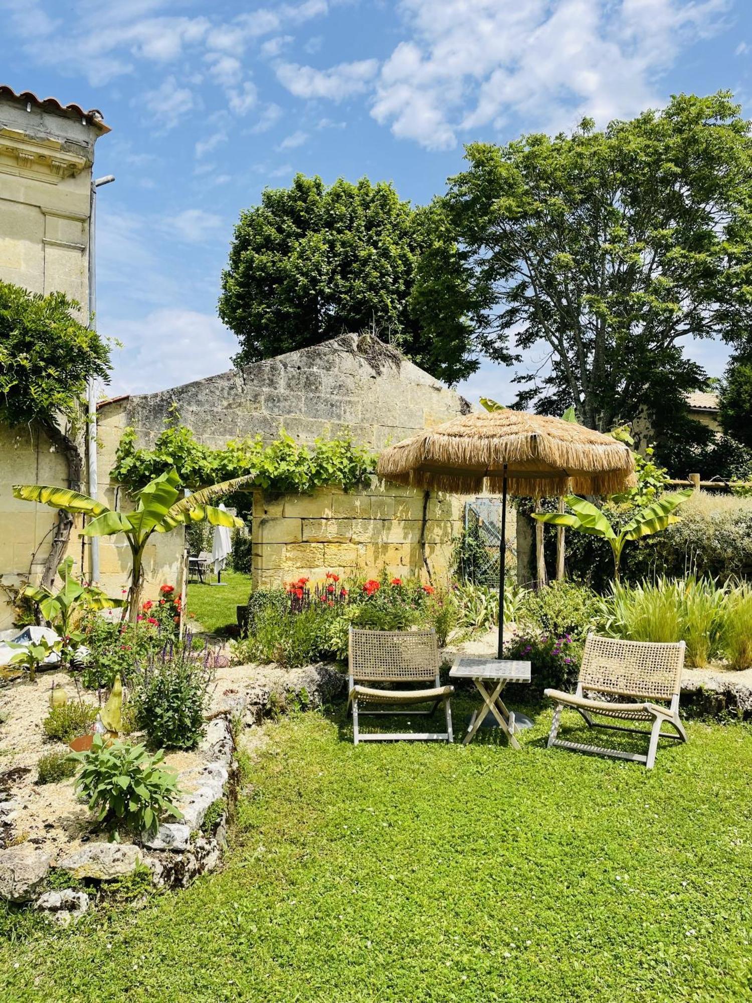 Bed and Breakfast La Vigne D'Or Teuillac Екстер'єр фото